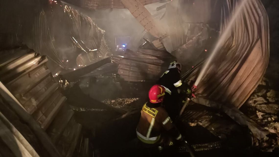 Burze wokół Zamościa. Po uderzeniu pioruna z dymem poszło 600 tys. zł Burze wokół Zamościa. Po uderzeniu pioruna z dymem poszło 600 tys. zł