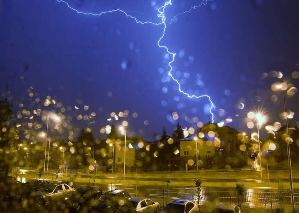 Burze z gradem nad Polską. Wydano ostrzeżenie dla Lubelskiego