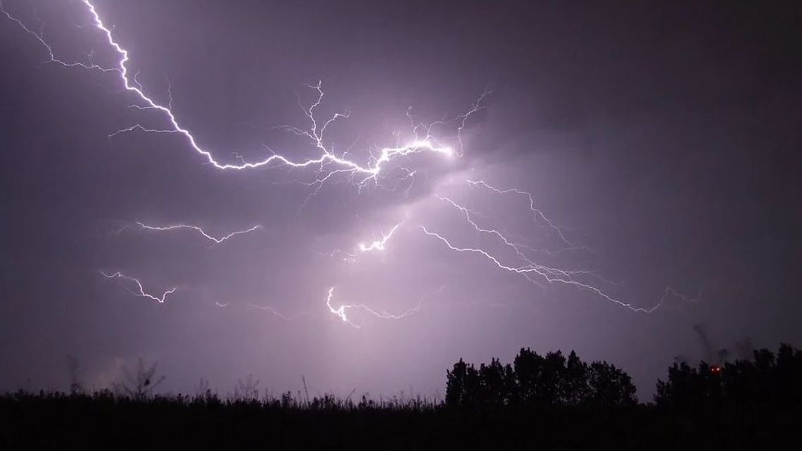 Burze z gradem nad woj. lubelskim. Ostrzeżenie IMGW na środę