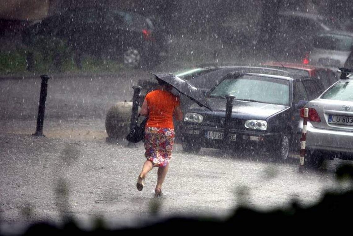 Burze z silnym wiatrem i gradem dziś w woj. lubelskim