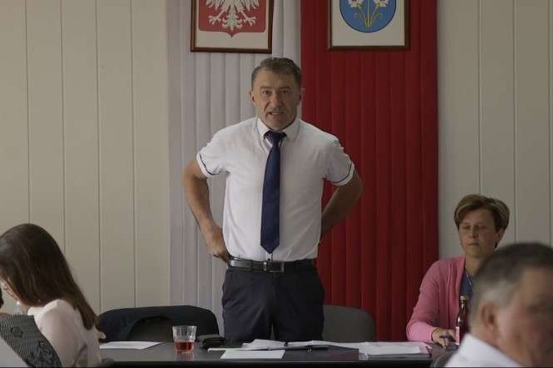 Burzliwa sesja rady gminy. Przewodniczący nie chciał kamery