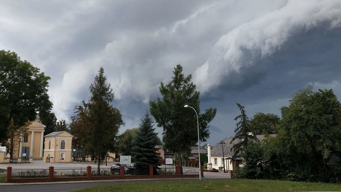 Burzowy wieczór i noc w części woj. lubelskiego. IMGW wydało ostrzeżenie 2 stopnia