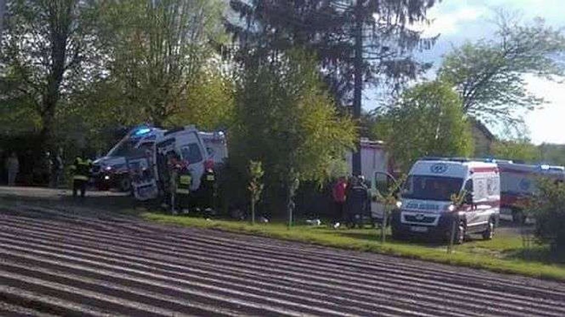 Bus zderzył się z audi. Dziewięć osób trafiło do szpitala