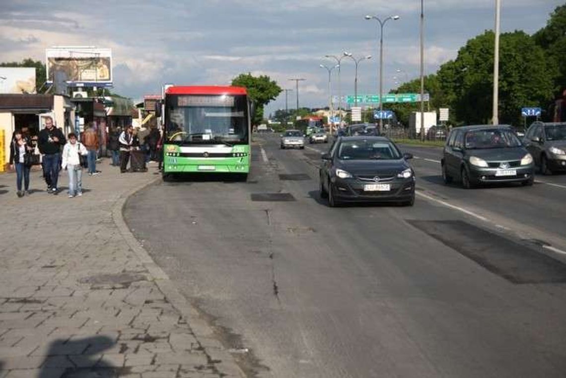 Buspas powstanie na al. Tysiąclecia. Chcą poszerzyć jezdnię i przesunąć przystanek