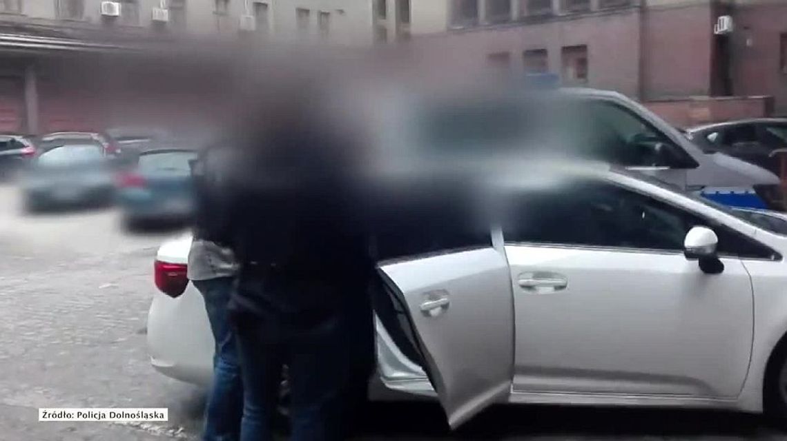 Był poszukiwanym listem gończym. „Łowcy głów” zaskoczyli 42-latka