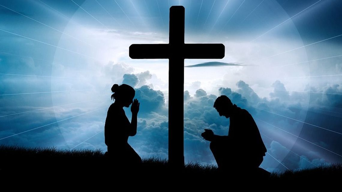 Był "Różaniec do granic", teraz jest "Polska pod krzyżem". Wierni będą się modlić