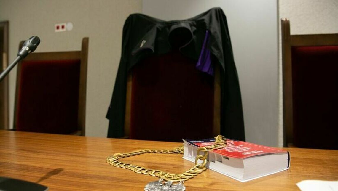 Była zakażona koronawirusem i chodziła do sklepów. Rok więzienia w zawieszeniu za złamanie izolacji