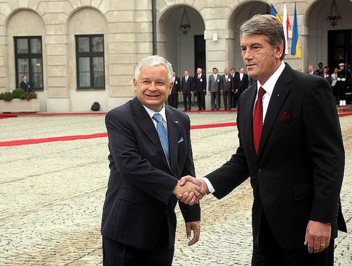 Byli prezydenci Ukrainy zrzekają się Orderu Orła Białego. To reakcja na decyzję Karola Nawrockiego Leonid Kuczma, Wiktor Juszczenko i Petro Poroszenko zrezygnowali z Orderu Orła Białego po decyzji Karola Nawrockiego o odebraniu odznaczenia Wołodymyrowi Zełenskiemu.