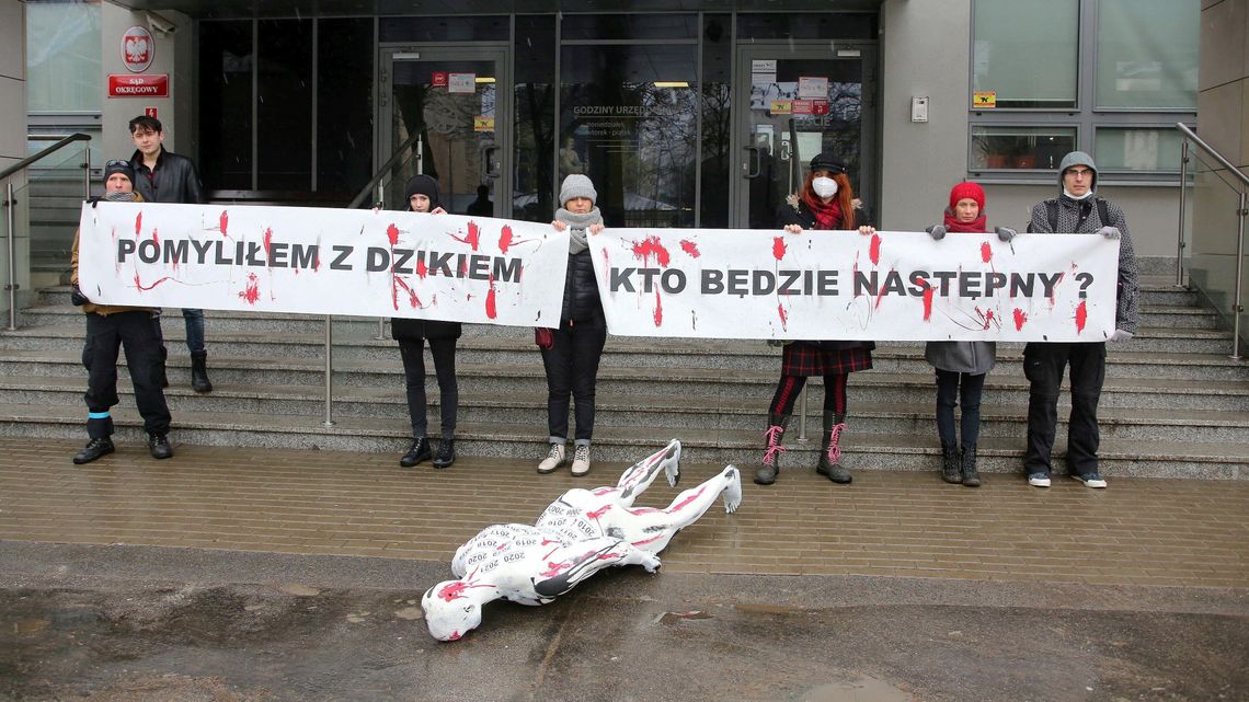 Były policjant i myśliwy zastrzelił ucznia w sadzie. Nie odpowie za zabójstwo?