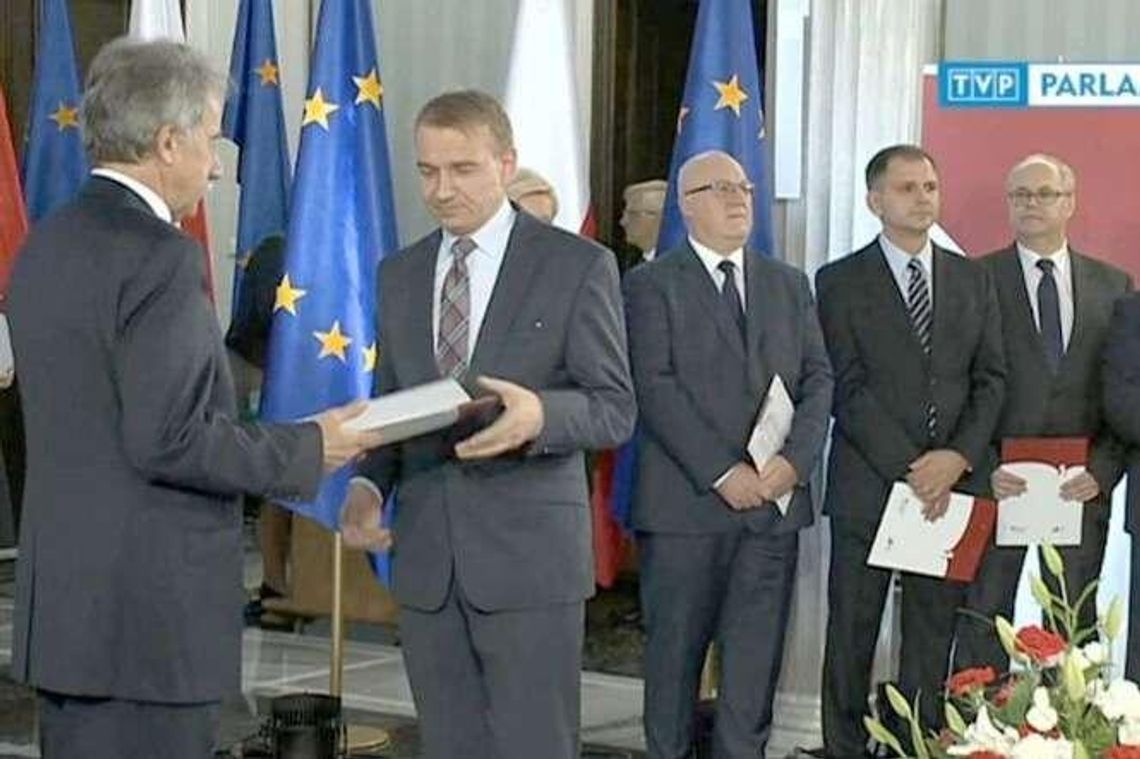 Były starosta pojechał służbowym autem powiatu do Sejmu. Po zaświadczenie na posła