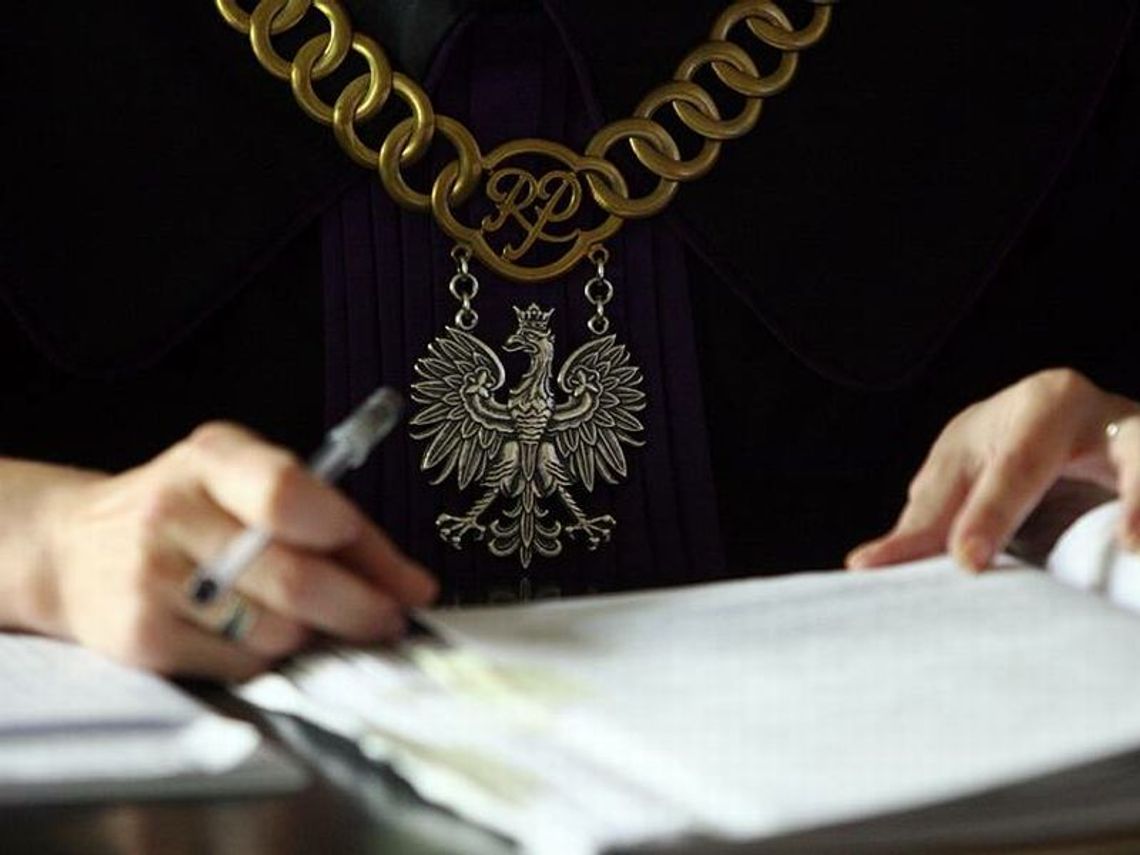 Były szef prokuratury zgubił broń, sąd umorzył sprawę