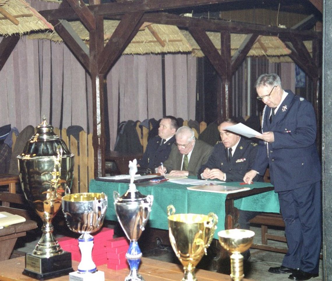 Cały wiek nad Piwonią