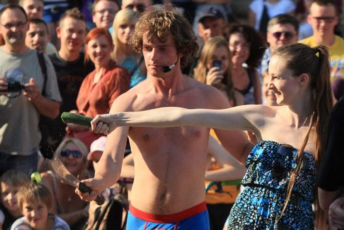 Carnaval Sztuk-Mistrzów (dzień 1). Prawdziwa puszka z Pandorą Carnaval Sztuk-Mistrzów (dzień 1). Prawdziwa puszka z Pandorą