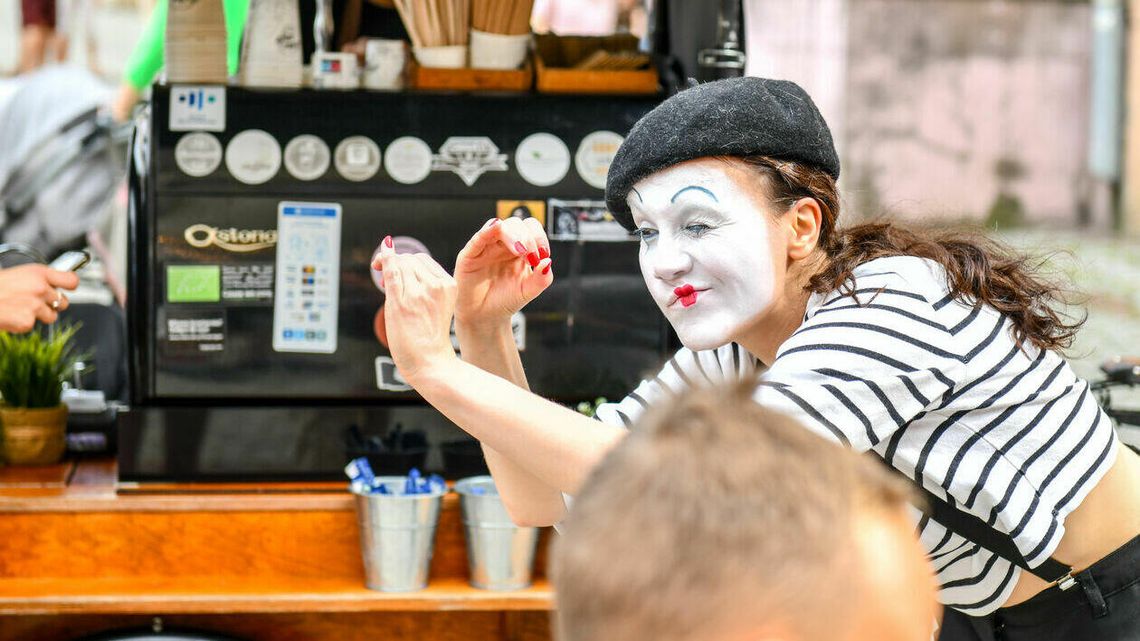 Carnaval Sztukmistrzów 2022. Małomówny jak mim i tajemniczy jak iluzjonista [zdjęcia]