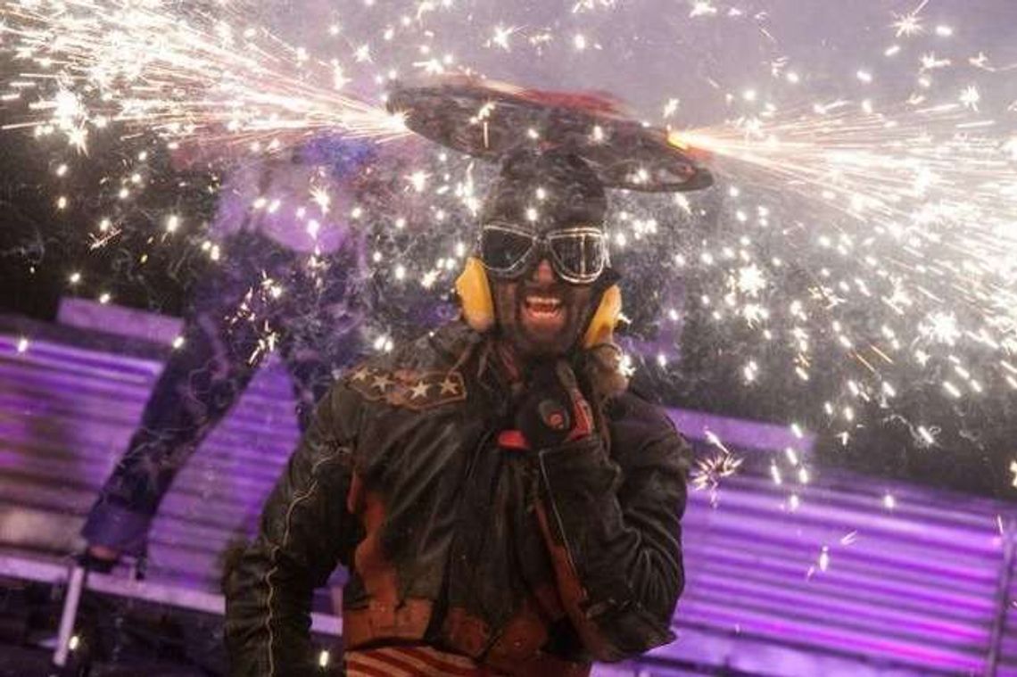 Carnaval Sztukmistrzów na półmetku. Burnt Out Punks na pl. Zamkowym (zdjęcia, program)