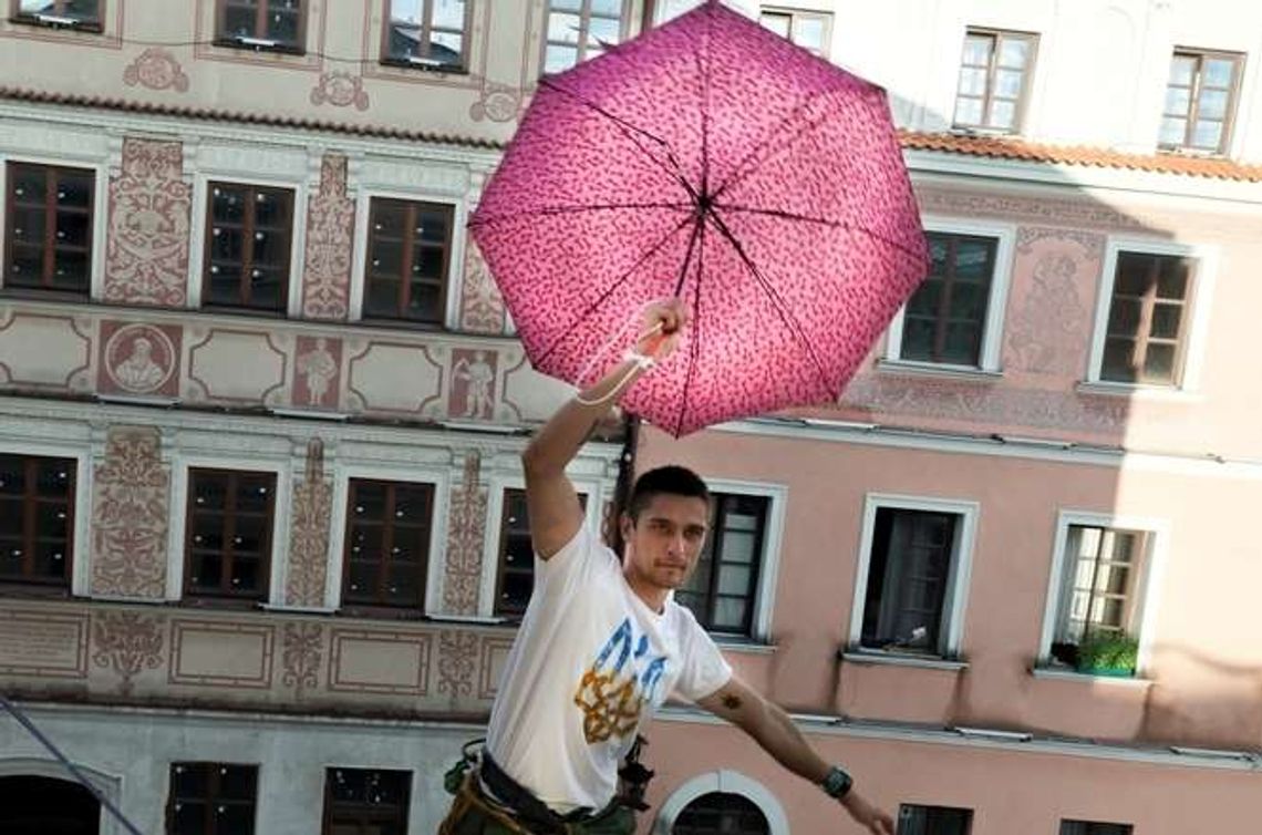 Carnaval Sztukmistrzów. Tłumy w Lublinie mimo deszczowej pogody (zdjęcia)