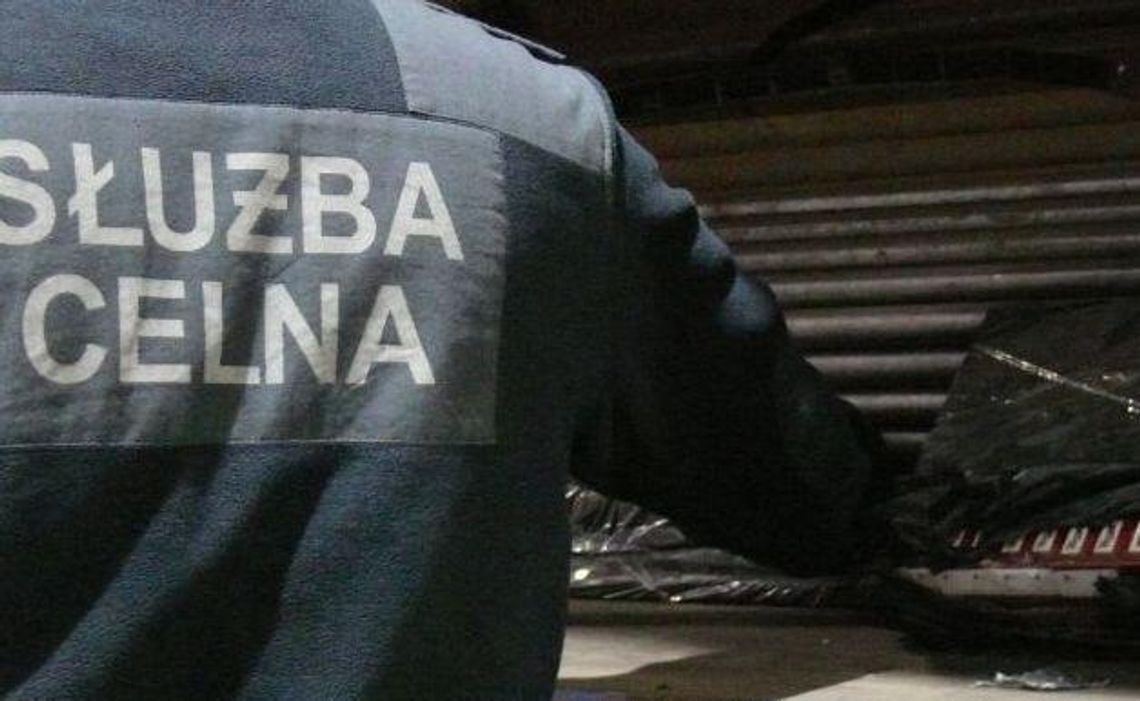 Celnicy przechwycili kolejne papierosy bez akcyzy. Za 137 tys. zł