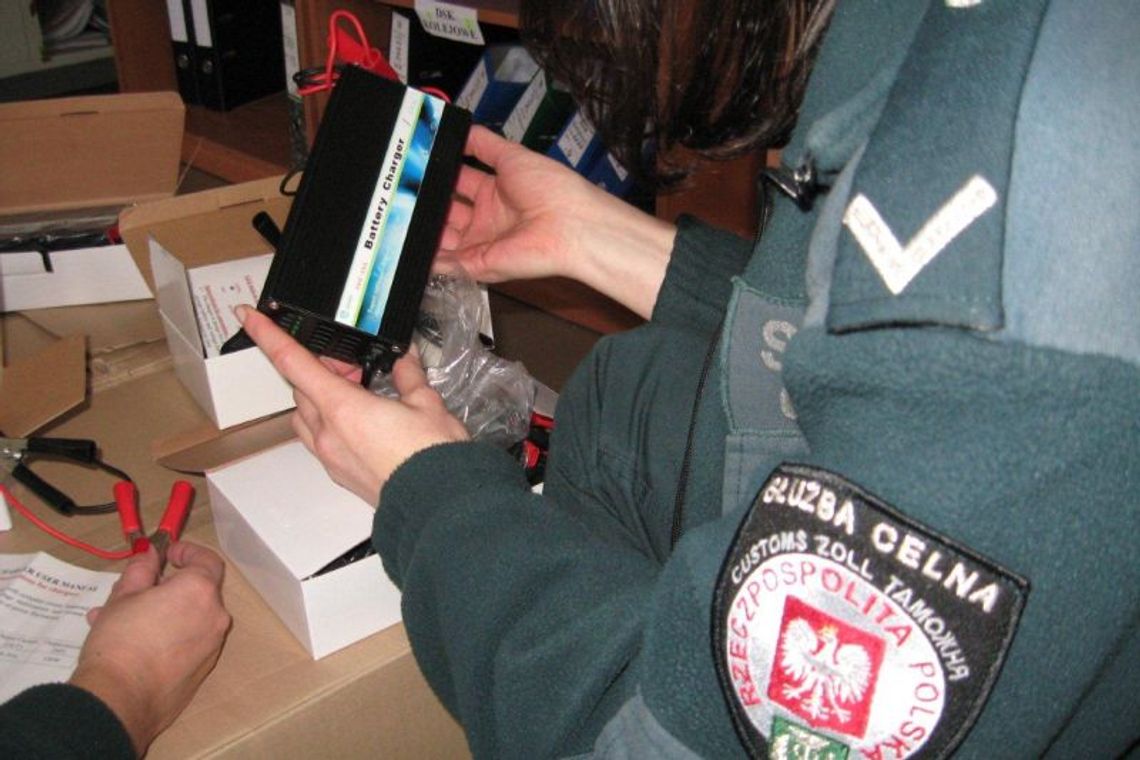 Celnicy zatrzymali groźną dla zdrowia elektronikę