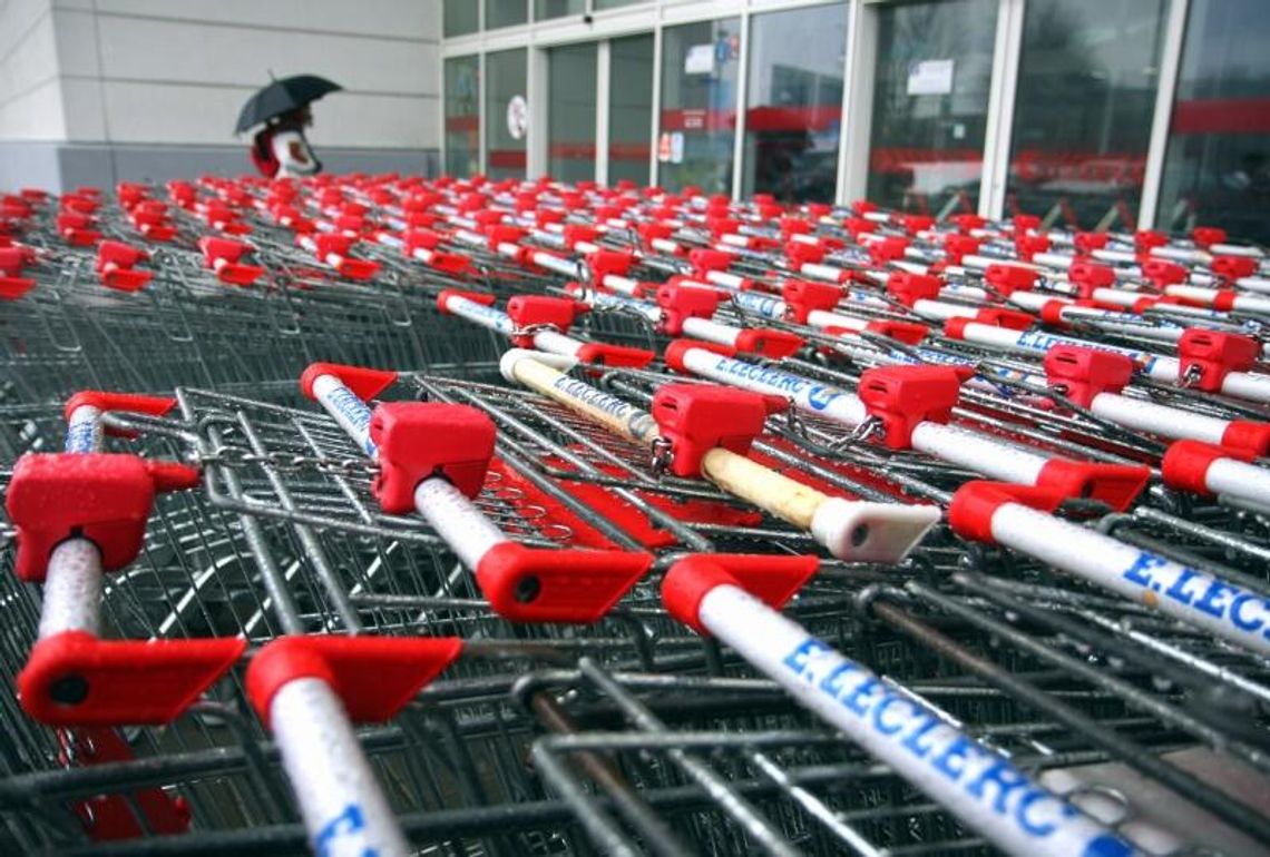 Centra handlowe zamknięte w niedzielę? \"Absurdalny pomysł, tysiące ludzi straci pracę\"