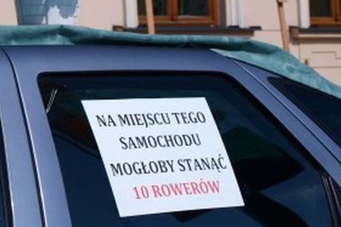 Centrum Lublina bez samochodów. Akcja Park(ing) day Centrum Lublina bez samochodów. Akcja Park(ing) day