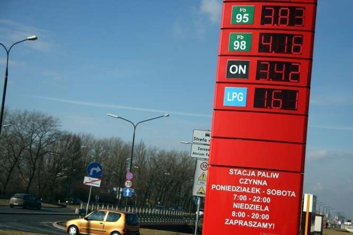 Ceny paliw rekordowo niskie, a ma być jeszcze taniej Ceny paliw rekordowo niskie, a ma być jeszcze taniej