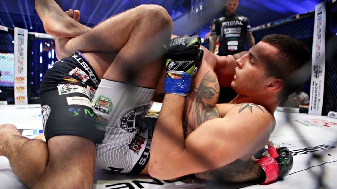 Cezary Oleksiejczuk pokonał Damiana Majewskiego podczas gali Wotore 2