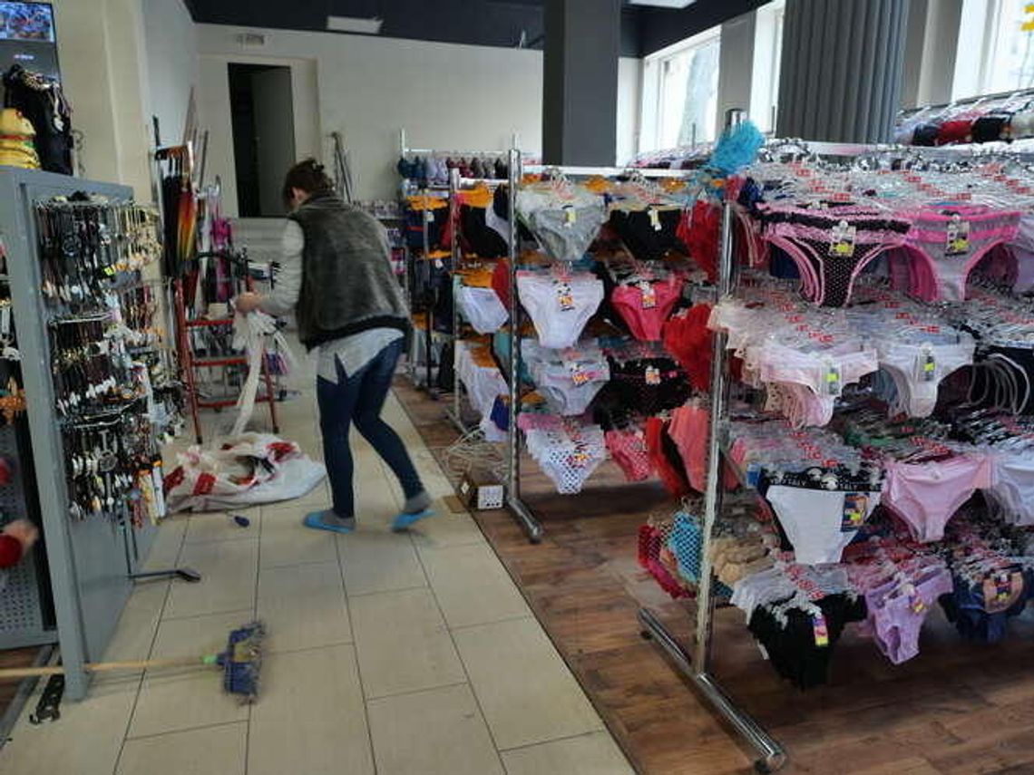 "Chamele nr 5", majtki, zegarki i buty. Chińskie Centrum Handlowe zamiast Hebanu [zdjęcia]