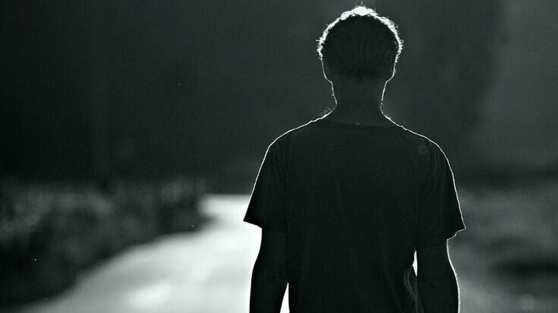 Charlie z Holandii to oszust. Omotał i okradł 35-latkę