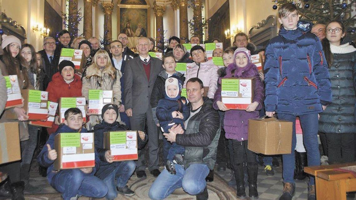 Charytatywna akcja "Polacy-Rodakom". Paczki z Puław jadą na Litwę i Ukrainę Charytatywna akcja "Polacy-Rodakom". Paczki z Puław jadą na Litwę i Ukrainę