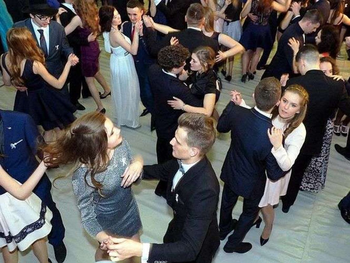 Charytatywny Bal Młodych KSM AL: Zaczęło się od poloneza