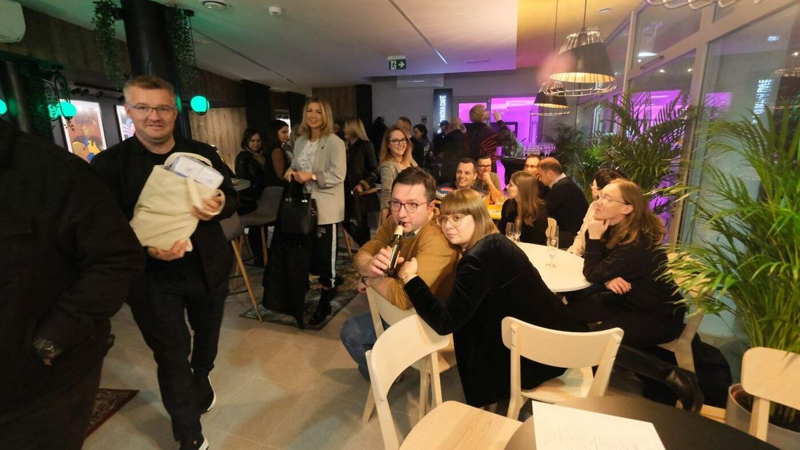 Chatka Café już otwarta. Pierwszego dnia niemal wszystkie stoliki zajęte [zdjęcia]