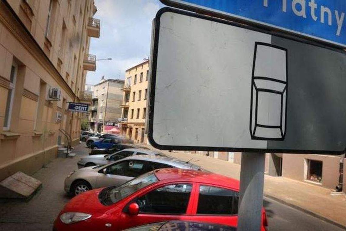 Chcą postawienia słupków przy chodnikach. "Urzędnicy źle ocenili nasz pomysł"