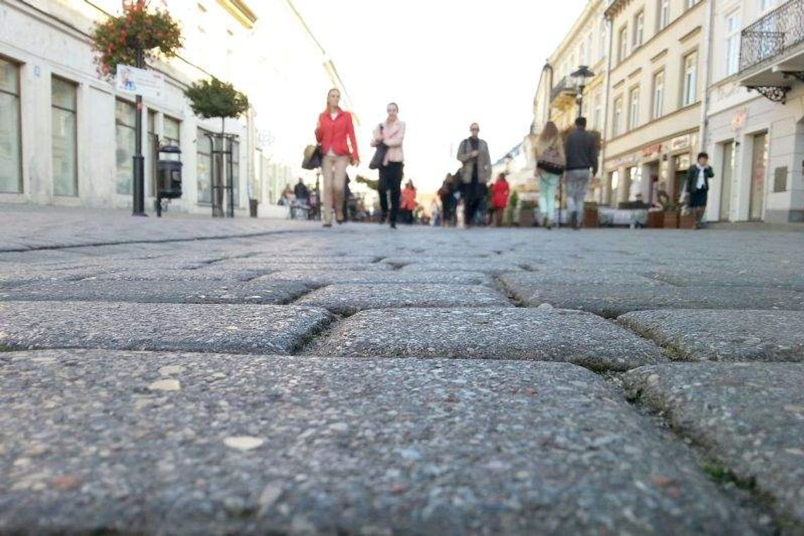 Chcą rozebrać deptak i położyć go od nowa Chcą rozebrać deptak i położyć go od nowa