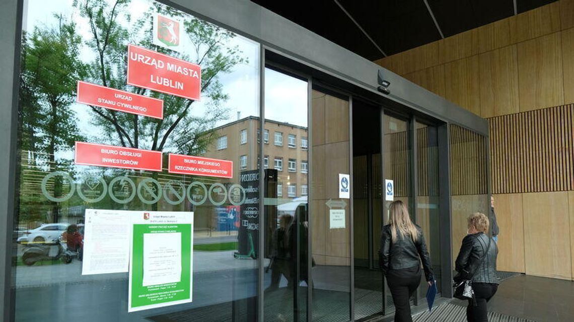 Chcesz załatwić urzędową sprawę w piątek? Lepiej wybierz inny termin