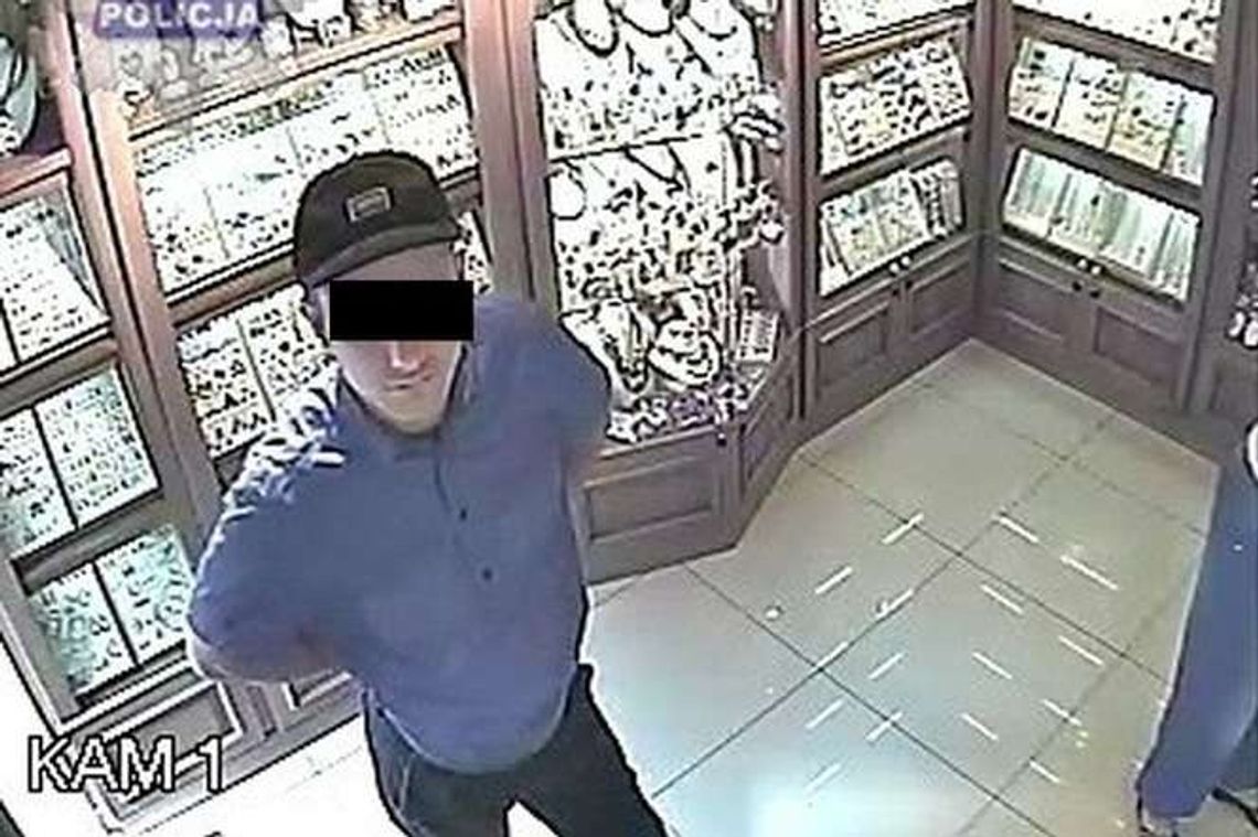 Chciał okraść jubilera, przewrócił się na schodach i zgubił łup Chciał okraść jubilera, przewrócił się na schodach i zgubił łup