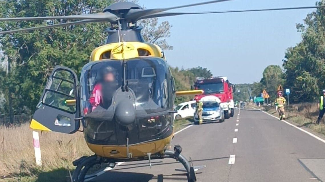Chciał ominąć człowieka na wózku. Koszmarne zderzenie z motocyklistami Chciał ominąć człowieka na wózku. Koszmarne zderzenie z motocyklistami