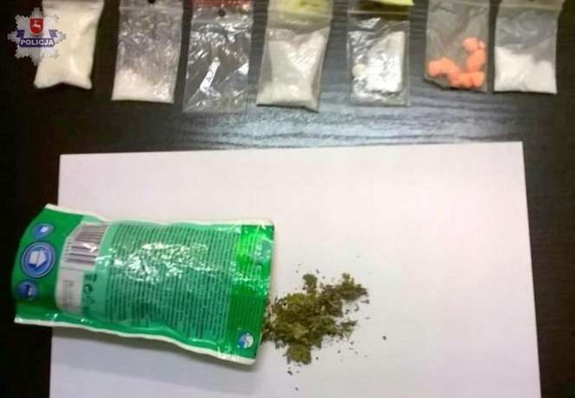 Chciał po cichu pozbyć się woreczka z marihuaną