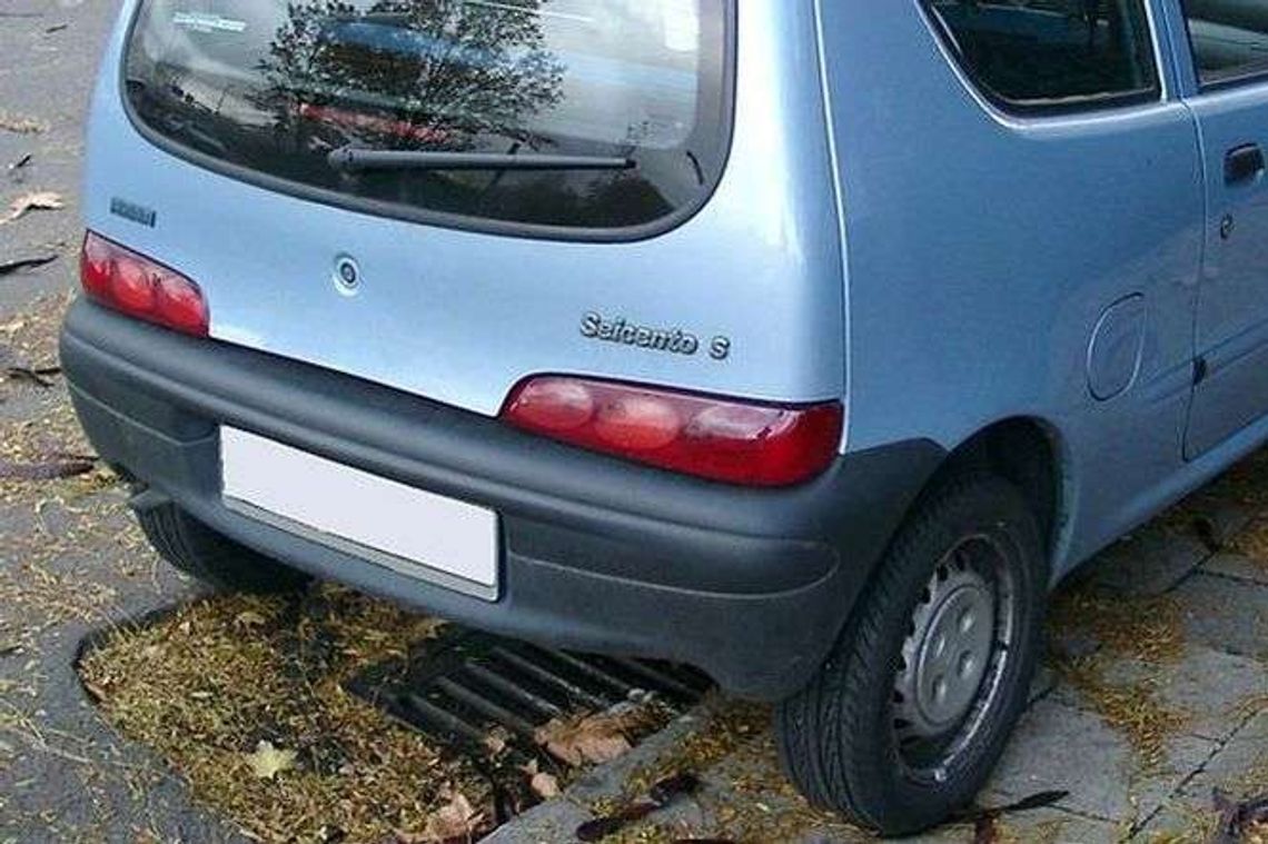 Chciał podwieźć sąsiadkę, najechał na żonę