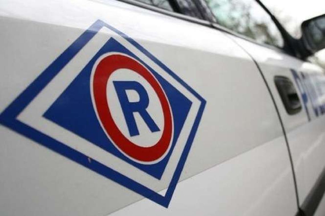 Chciał skoczyć z 8 piętra. Uratowali go policjanci