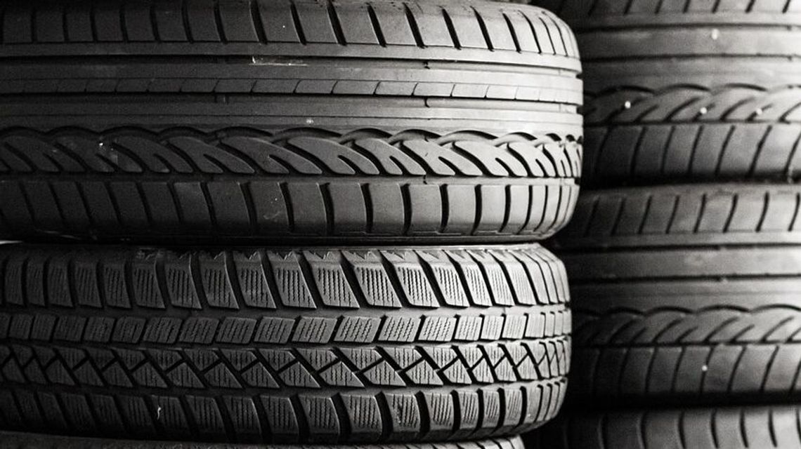 Chciał sprzedać opony. Stracił 20 tysięcy złotych