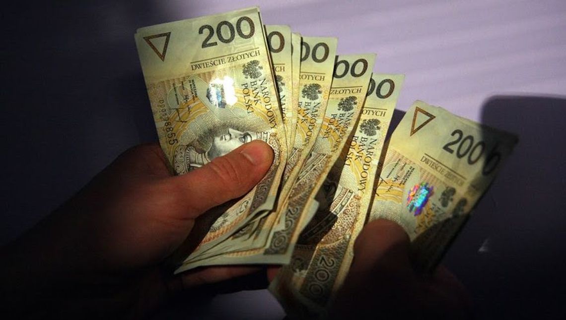 Chciał szybko zostać milionerem "jak sklepowa". 45-latek oszukany na kryptowalutach Chciał szybko zostać milionerem "jak sklepowa". 45-latek oszukany na kryptowalutach