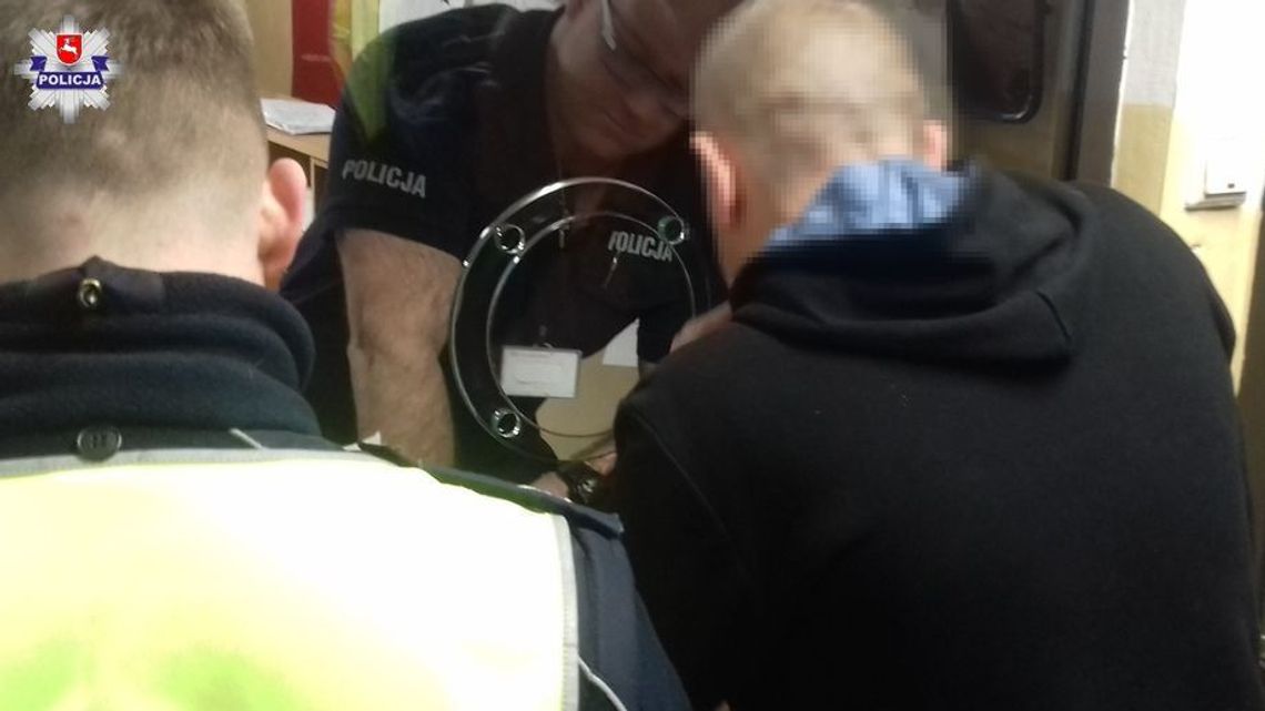 "Chciał tylko zatankować" samochód. Pijany kierowca zatrzymany na stacji paliw