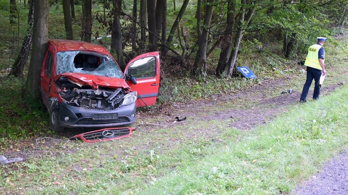 Chciał uniknąć zderzenia i zjechał na bok. Śmiertelnie potrącił pieszego