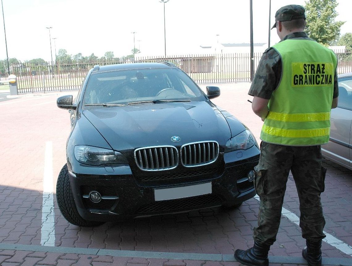 Chciał wyjechać z Polski skradzionym BMW X6