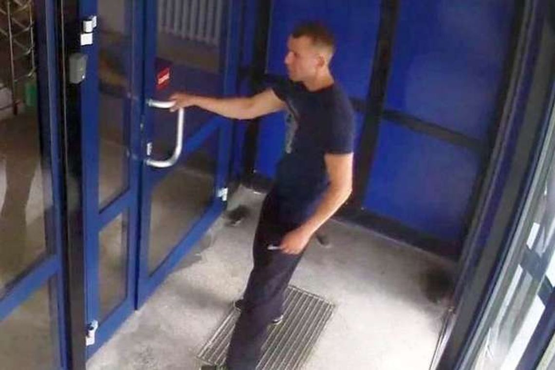 Chciał wynieść sprzęt z UMCS, powstrzymała go sprzątaczka Chciał wynieść sprzęt z UMCS, powstrzymała go sprzątaczka