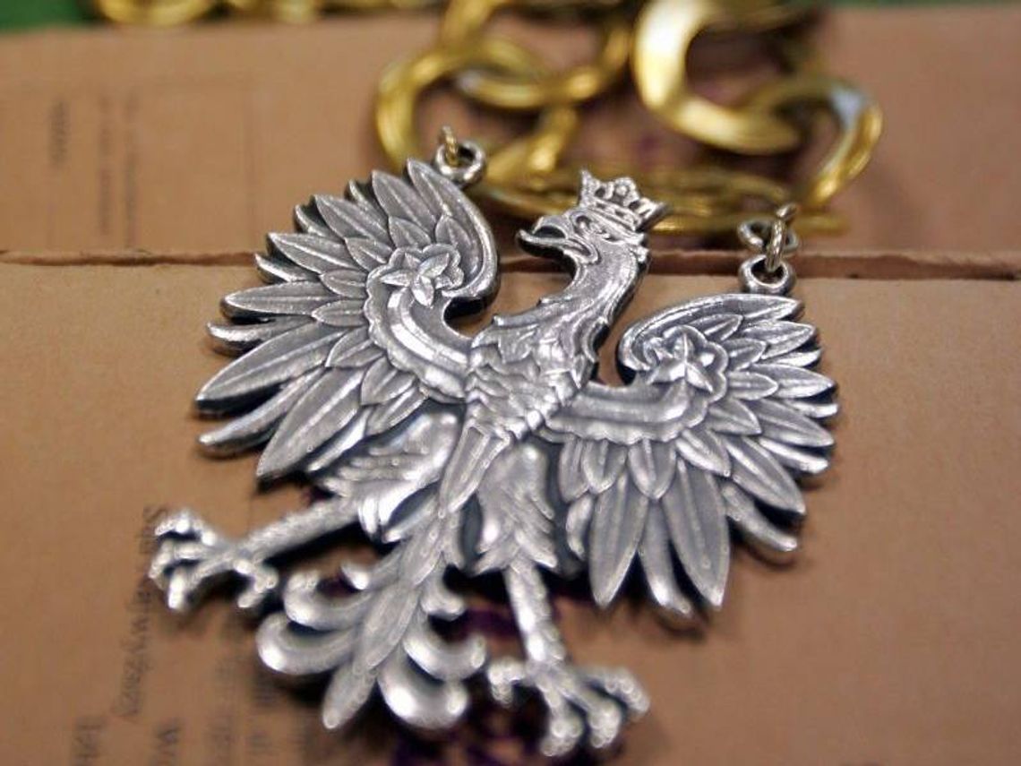 Chciał zabić siekierą kolegę od kieliszka, bo ten schował mu psa