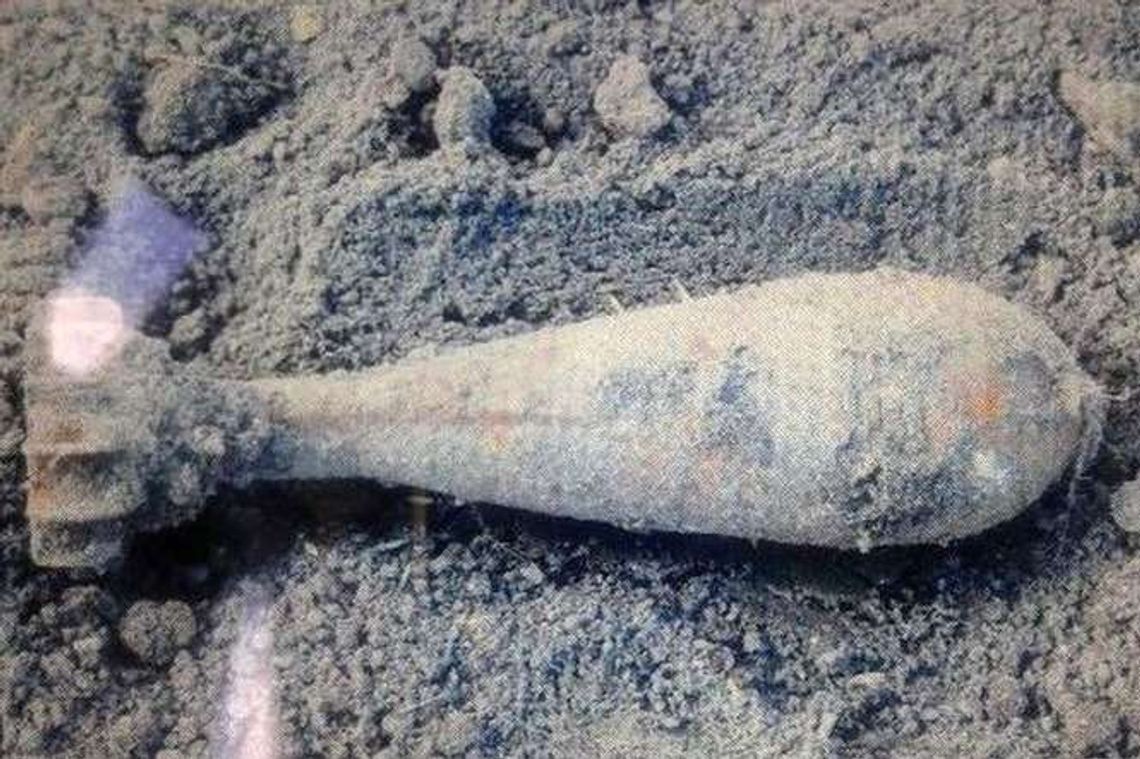 Chciał zaorać pole. Wykopał "niespodziankę" z II wojny światowej Chciał zaorać pole. Wykopał "niespodziankę" z II wojny światowej