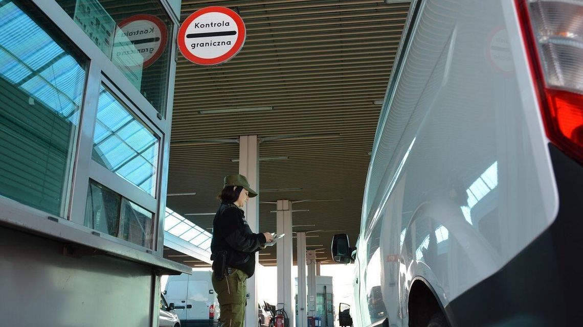 Chcieli przekroczyć granicę z fałszywymi dokumentami. Straż Graniczna ujawniła kolejny taki proceder