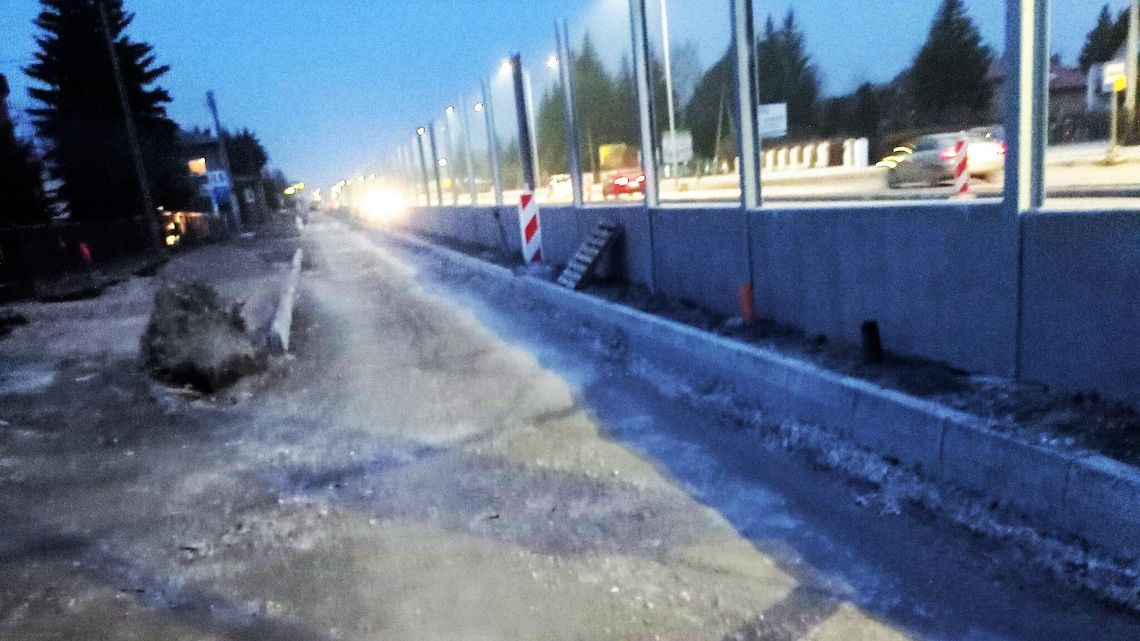 Chełm. Będzie ciszej wzdłuż ul. Rejowieckiej. Rosną ekrany akustyczne