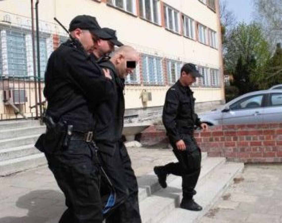 Chełm: \"Chrypa\" zatrzymany w sprawie zabójstwa dwóch maturzystów Chełm: \"Chrypa\" zatrzymany w sprawie zabójstwa dwóch maturzystów